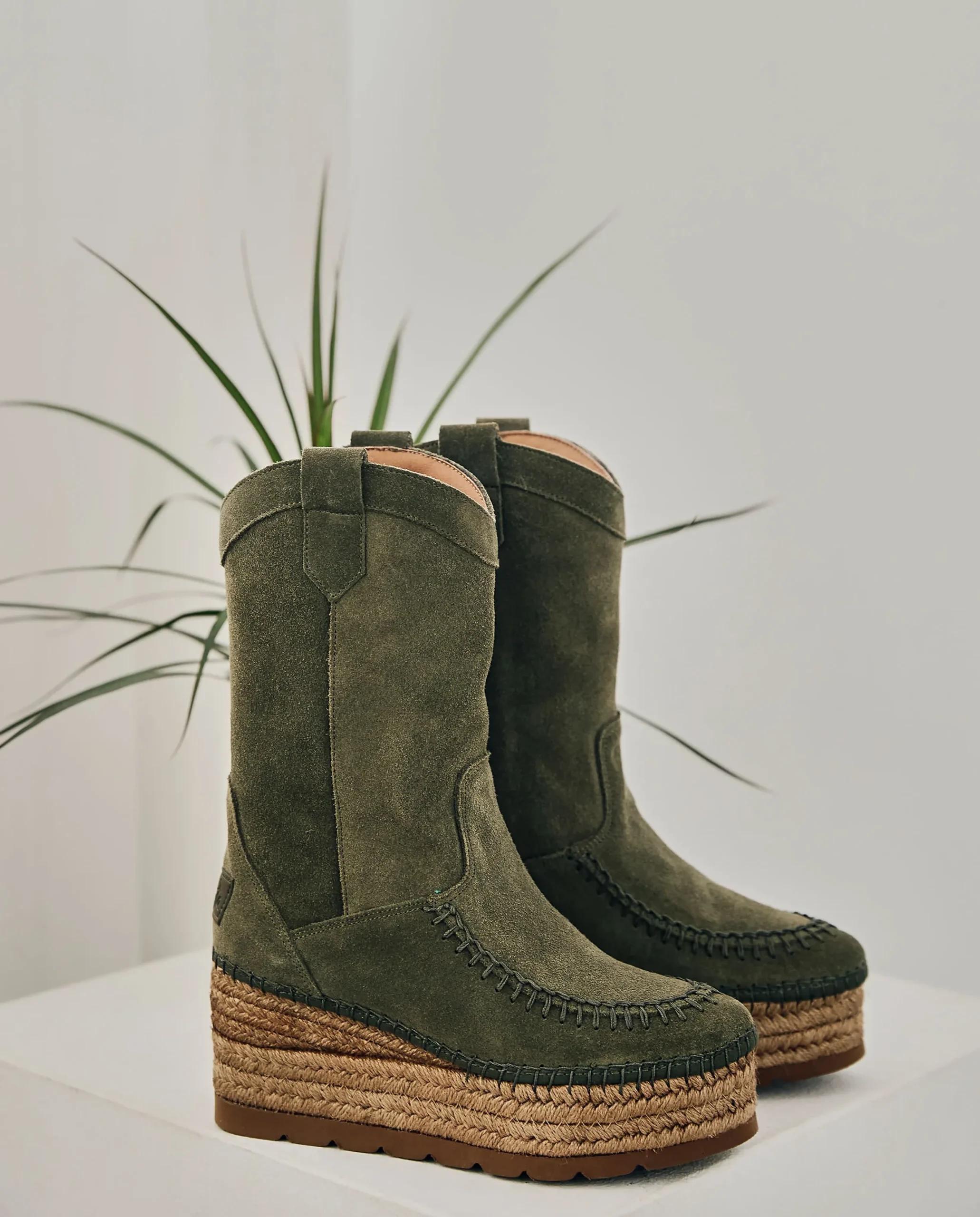 Bota Cowboy en serraje kaki Creta