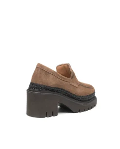 Mocasín de tacón en serraje taupe Panteta