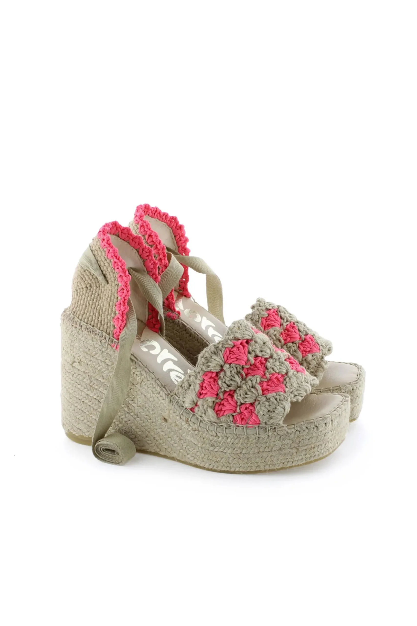 Sandalia cintas en ganchillo fluor fuxia